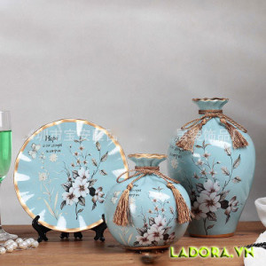 Bình hoa gốm sứ trang trí phòng khách rất độc đáo