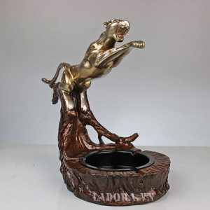 Gạt tàn báo đốm Đồ trang trí bàn làm việc, bàn phòng khách độc đáo