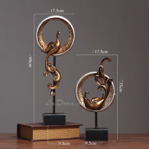 Trang trí bàn làm việc tại LaDora.vn