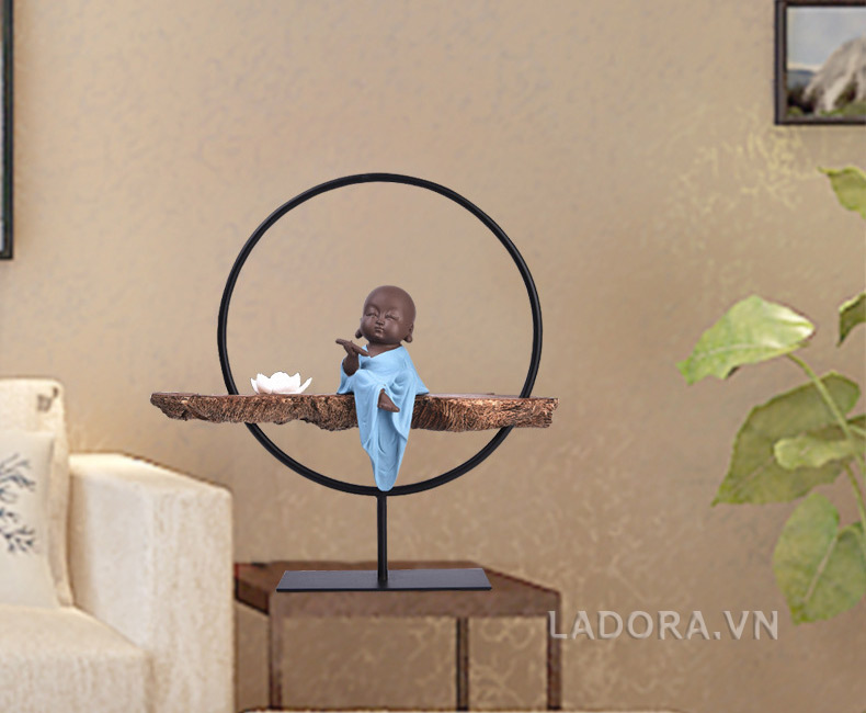 tượng trang trí phòng khách tại ladora shop