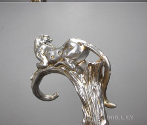 Kệ rượu vang báo đốm tại LaDora.vn