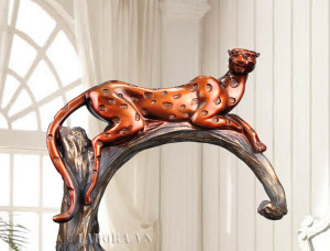 Kệ rượu vang báo đốm tại LaDora.vn