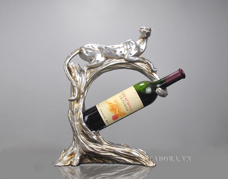 Kệ rượu vang báo đốm tại LaDora.vn