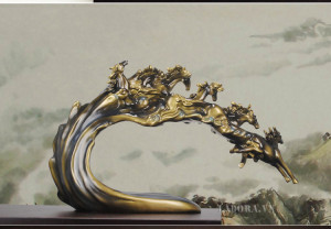 trang trí bàn làm việc phong thủy với lục mã truy phong