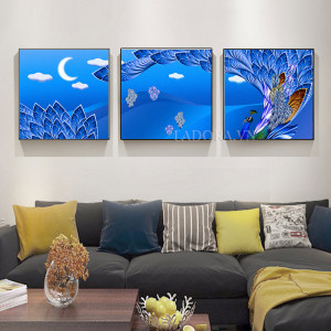 Tranh treo tường chim công trang trí tại Ladora.vn