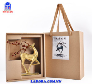 tượng hươu bằng đồng đem đến tài lộc