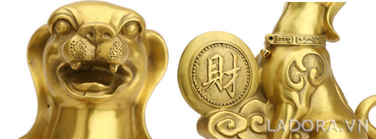 cận cảnh tượng chó bằng đồng phong thủy tại ladora.com.vn
