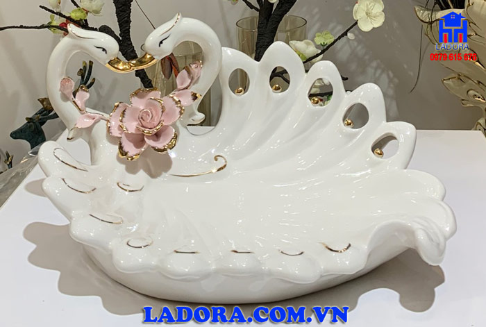 đĩa chất liệu gốm sứ cao cấp