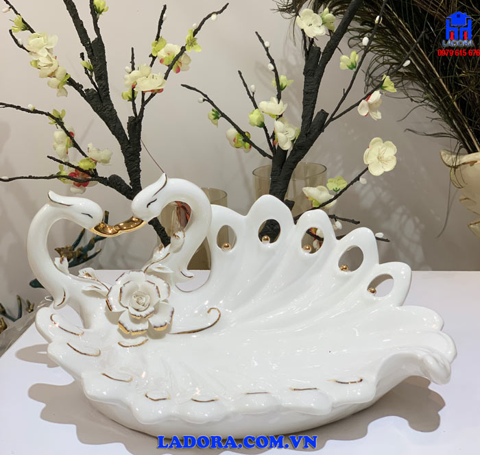 đĩa chất liệu gốm sứ cao cấp