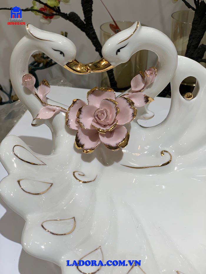 đĩa chất liệu gốm sứ cao cấp