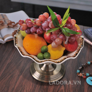 trang trí bàn ăn gia đình sang trọng tại ladora.com.vn