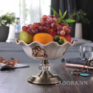 trang trí bàn ăn gia đình sang trọng tại ladora.com.vn