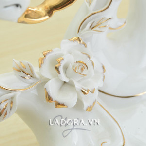 trang trí bàn ăn lãng mạn với ladora.com.vn
