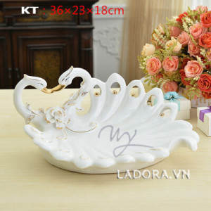 trang trí bàn ăn lãng mạn với ladora.com.vn