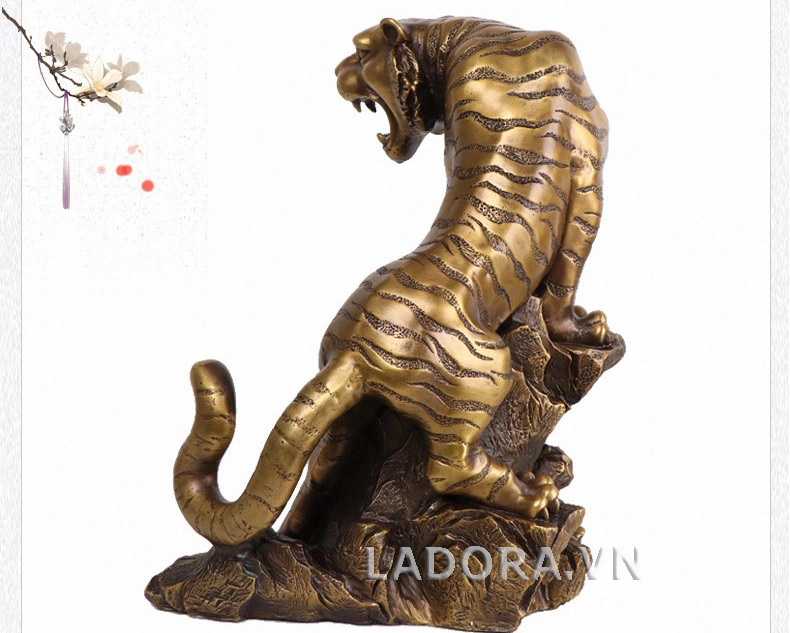 tượng con hổ bằng đồng tại ladora shop
