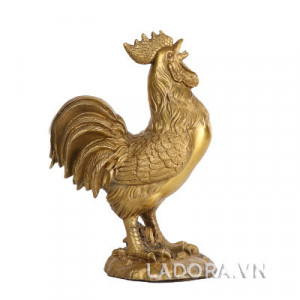 tượng gà trống đang cất tiếng gáy