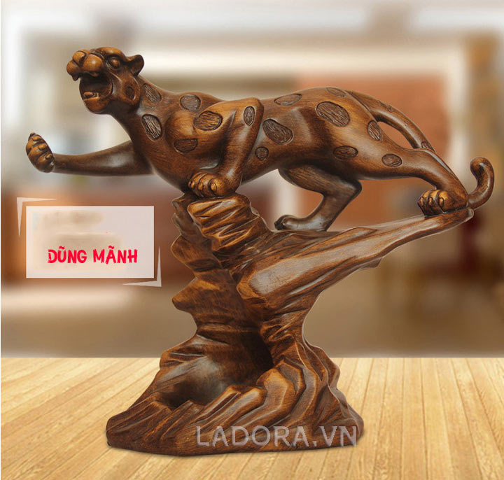 giá để rượu vang hổ gầm dũng mãnh tại ladora shop