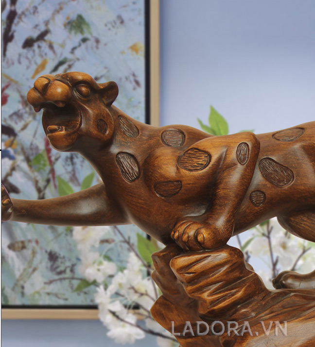 chú báo đốm mạnh mẽ tại ladora shop