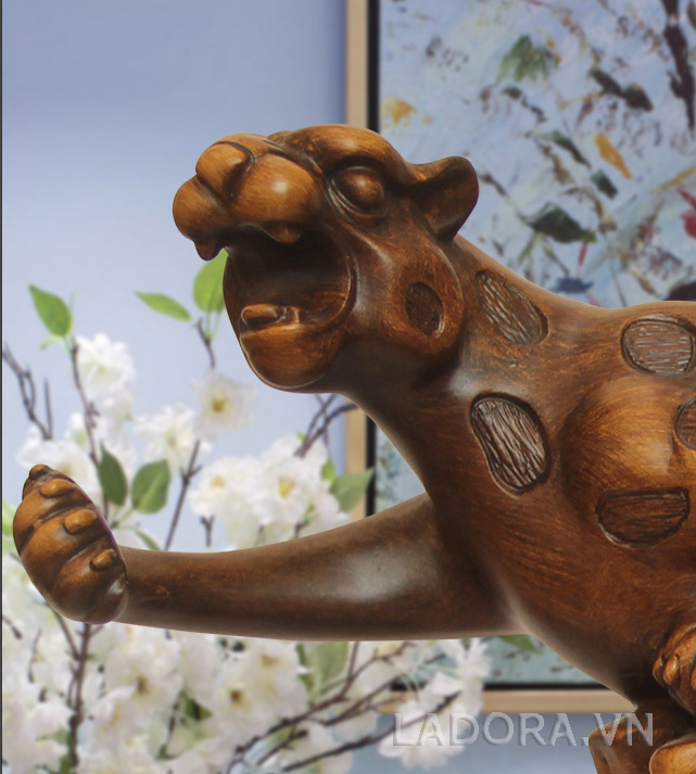 giá rượu vang báo đốm độc đáo