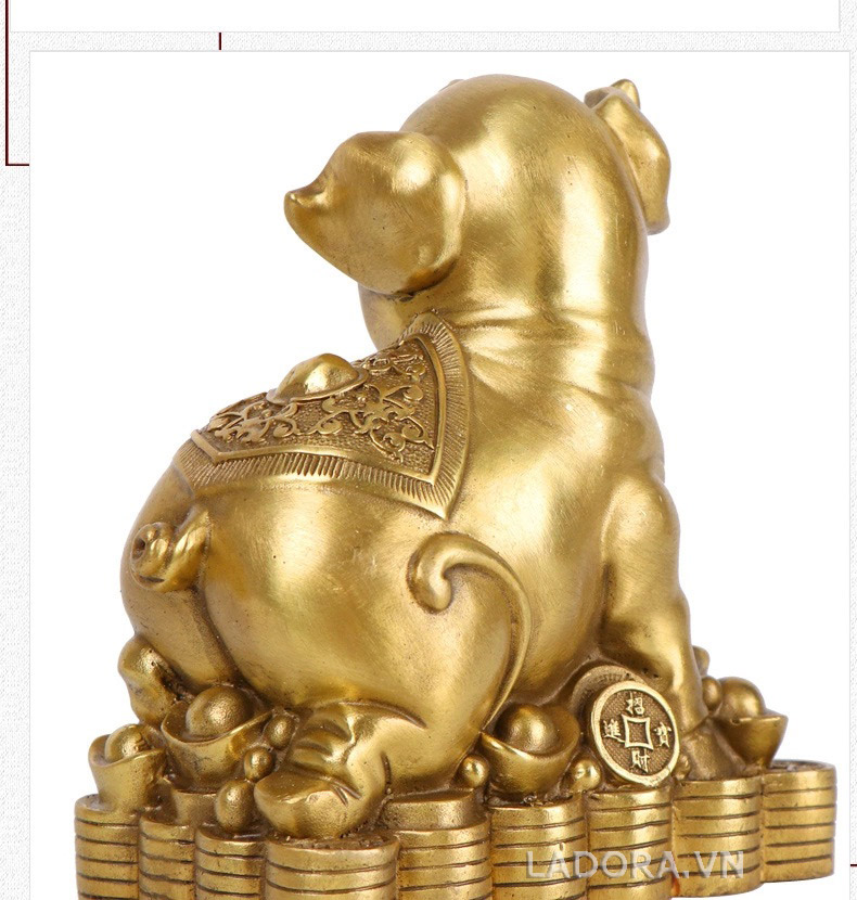 lợn đồng may mắn hạnh phúc tại ladora