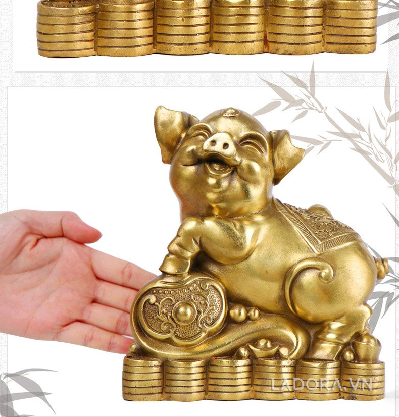 Tượng lợn trang trí tại ladora