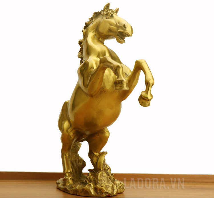 tượng con ngựa tượng trưng cho trí tuệ và nghị lực