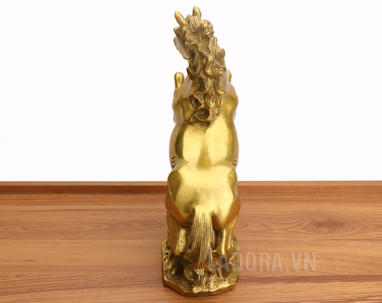tượng ngưa biểu trưng cho may mắn và tài lộc