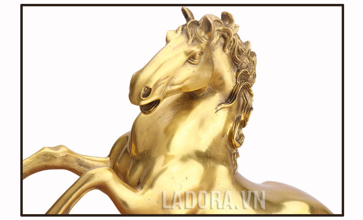 tượng ngựa giúp doanh nghiệp làm ăn suôn sẻ thành công