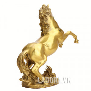 tượng con ngựa biểu trưng cho trí tuệ, bền bỉ, thành công