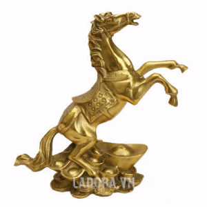 tượng con ngựa trang trí bàn làm việc tại ladora shop