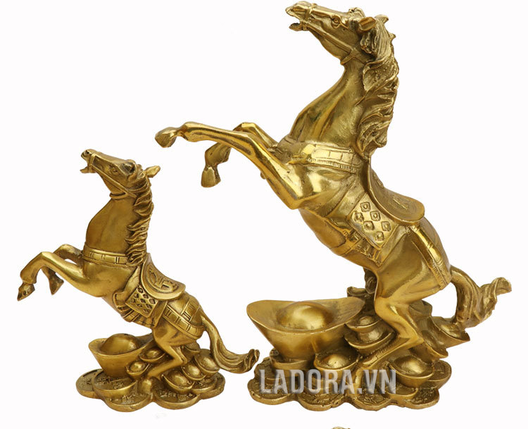 tượng con ngựa để bàn tài lộc tại ladora,vn