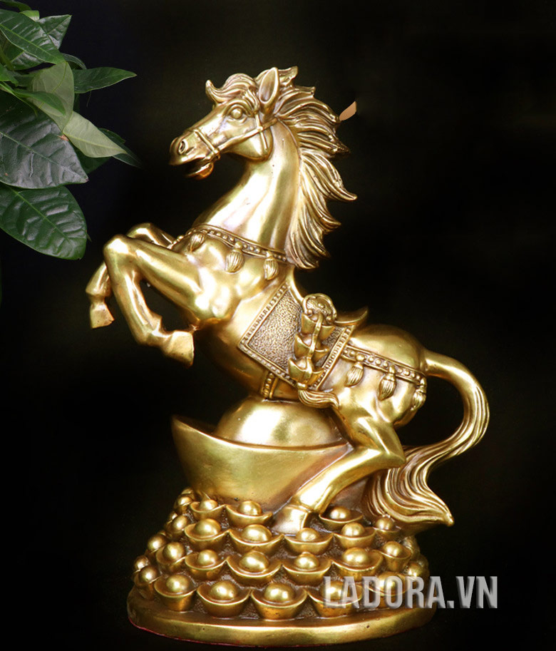 tượng ngựa trang trí tại ladora.com.vn