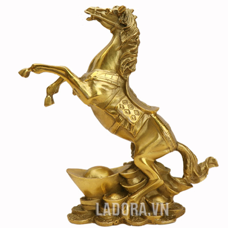 tượng con ngựa để bàn tại ladora giúp doanh nghiệp thành công