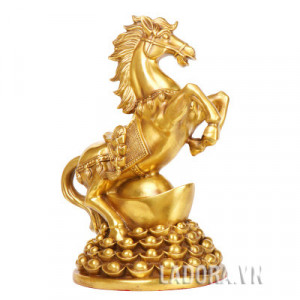 đến ladora để mua tượng ngựa trang trí