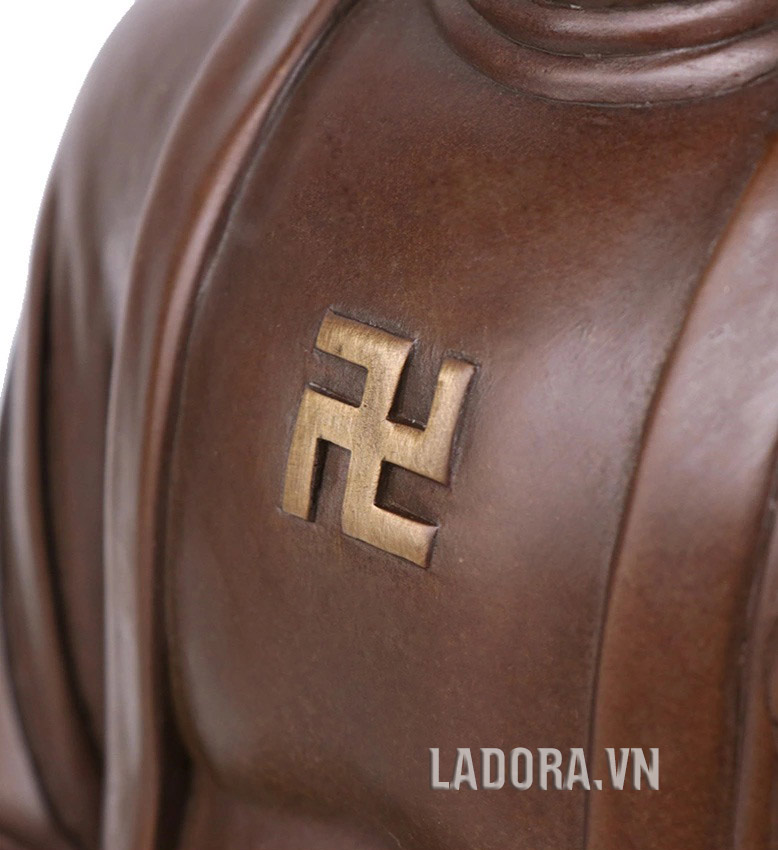 chữ Vạn trước ngực tượng Phật