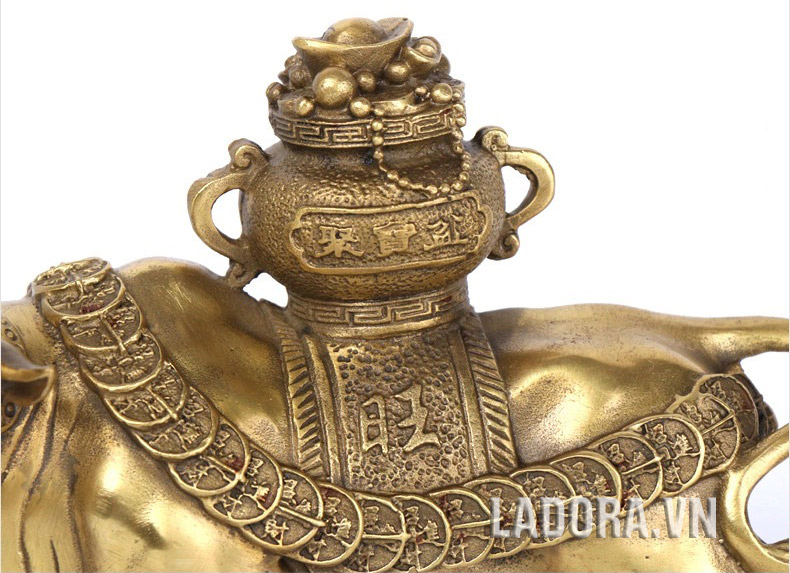 tượng đồng con trâu tại ladora shop