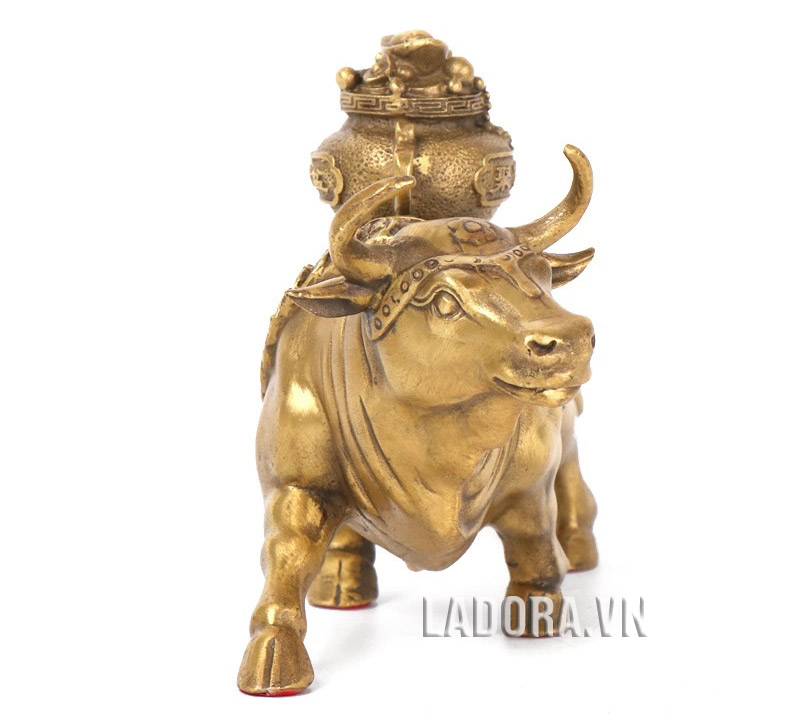 tượng trâu đồng cổ tại ladora shop