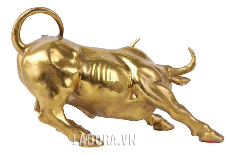 tượng trâu để bàn mang lại sự thuận lợi trong công việc - ladora shop