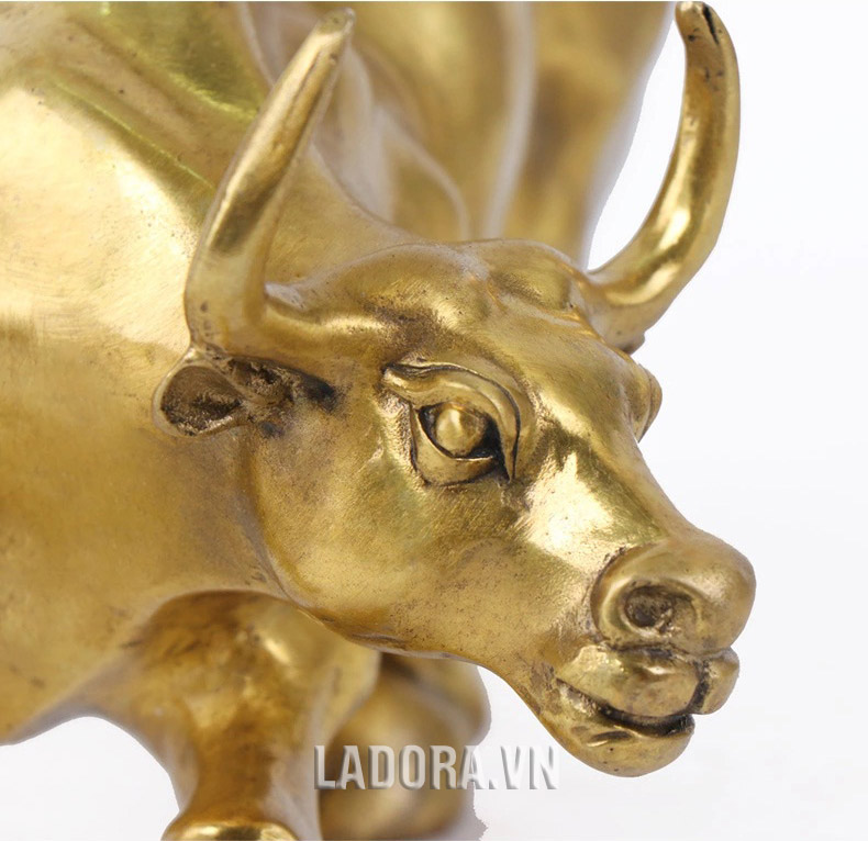 tượng trâu để bàn giúp bạn tăng thêm tinh thần - ladora shop