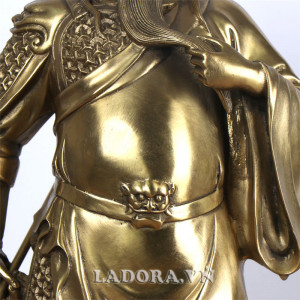 Đường nét tinh xảo trên tượng quan công bằng đồng tại ladora shop