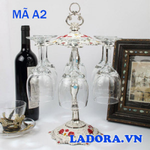 kệ treo ly phong cách châu Âu tại ladora shop bán đồ trang trí ở hà nội