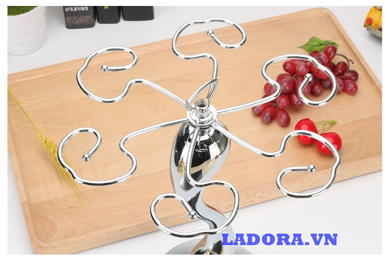 một chiếc giá treo ly sang trọng lịch lãm - shop đồ decor đẹp tại hà nội