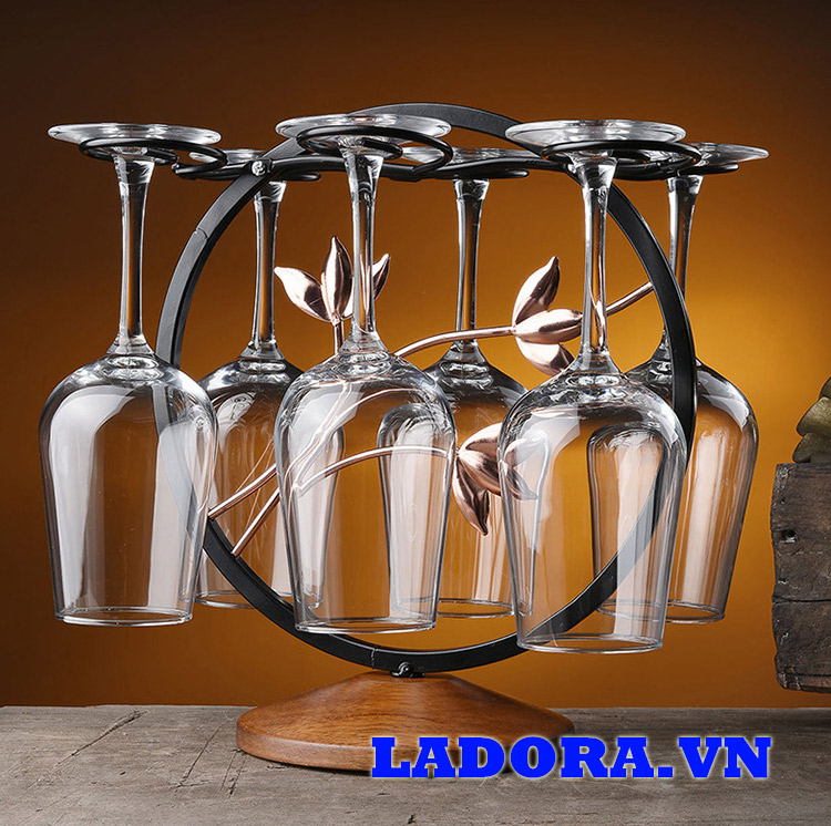 giá treo ly rượu vang sang trọng tại shop bán đồ trang trí nhà ladora