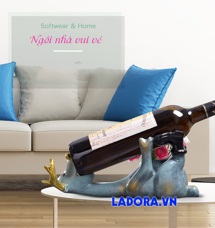 kệ để rượu con tuần lộc tại shop bán đồ trang trí nội thất ladora