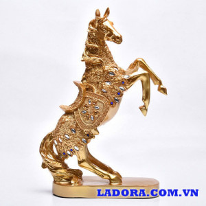 tượng ngựa tại ladora shop bán đồ trang trí nhà ở hà nội