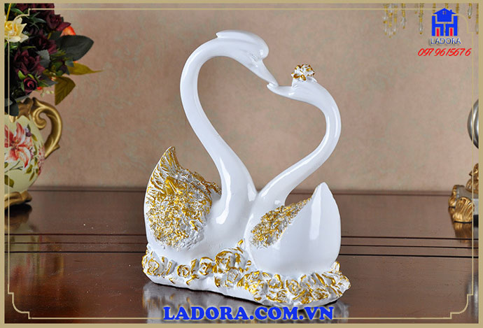 quà mừng cưới cho bạn thân đôi chim thiên nga đẹp và ý nghĩa