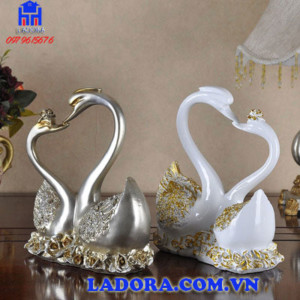 quà mừng cưới đôi chim thiên nga cho bạn thân ý nghĩa