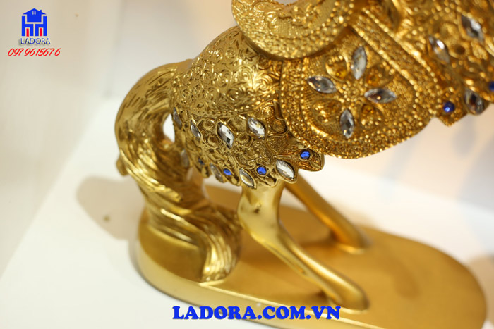 bộ decor tượng ngựa được làm từ composite cao cấp