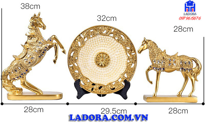 kích thước bộ decor tượng ngựa và đĩa may mắn