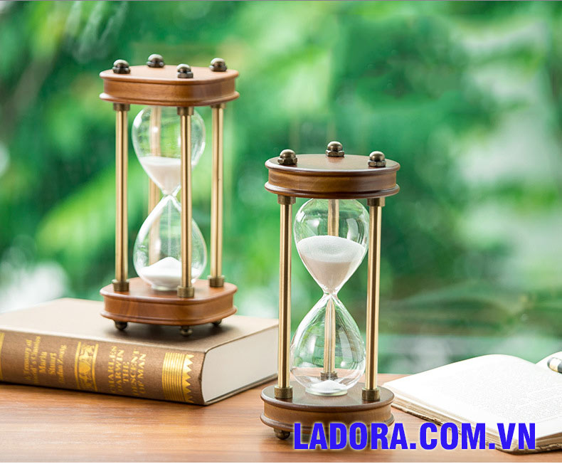 Đồng hồ cát là gì? Ý nghĩa đồng hồ cát trong tình yêu, cuộc sống